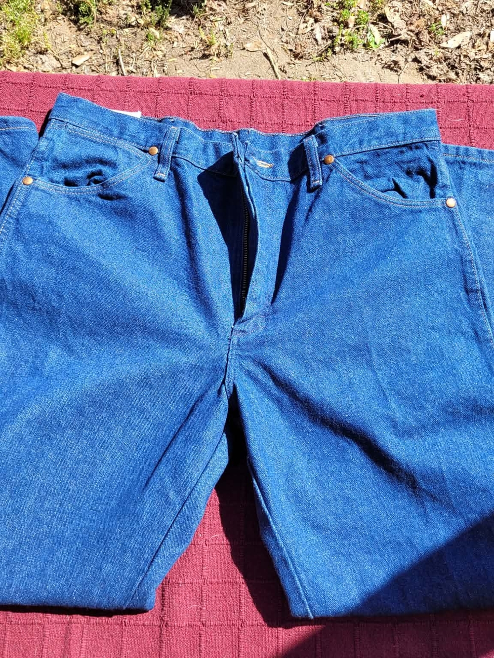 Wrangler Men's Deep Blue Relaxed Fit Jeans